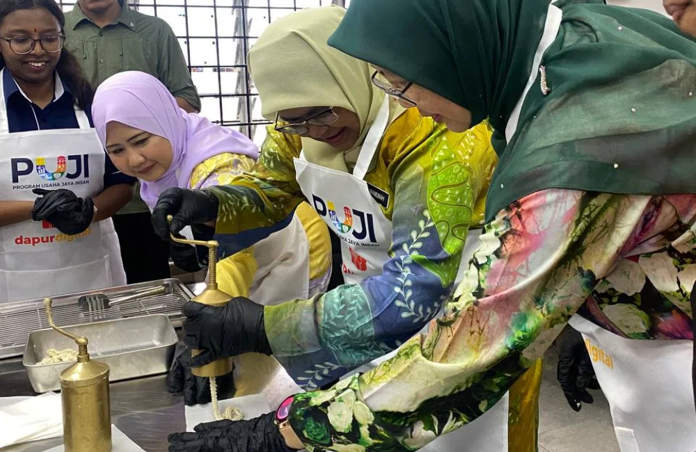 photo_6093437121684684262_y_rs