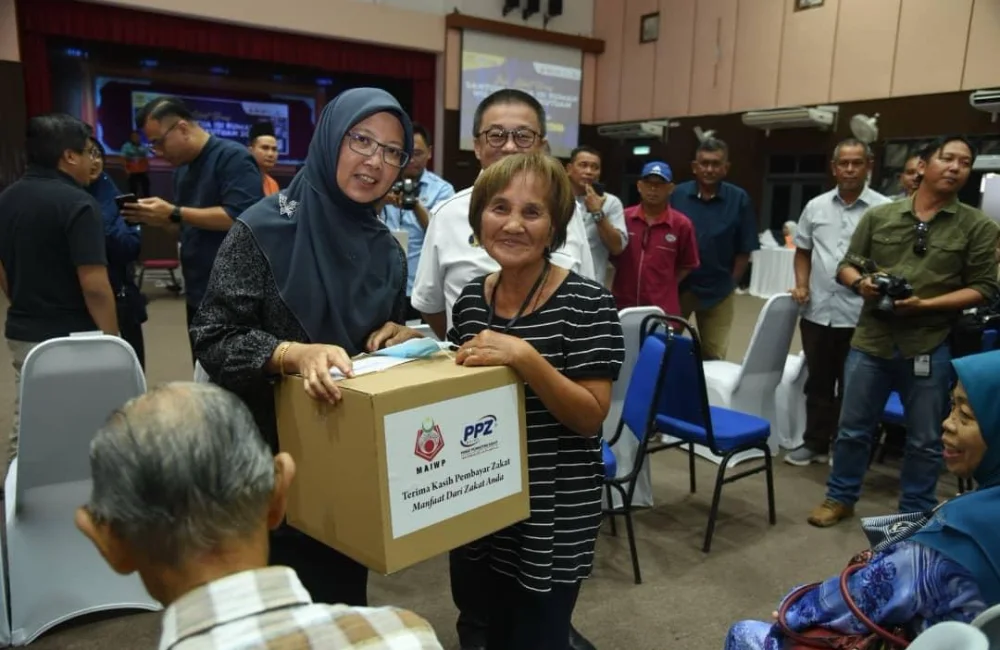 photo_6127291905042660439_y